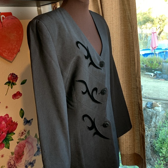 Vintage 1980’s/1990’s Nina K, whimsy goth long sleeve solid black jacket. Size L - Picture 4 of 17